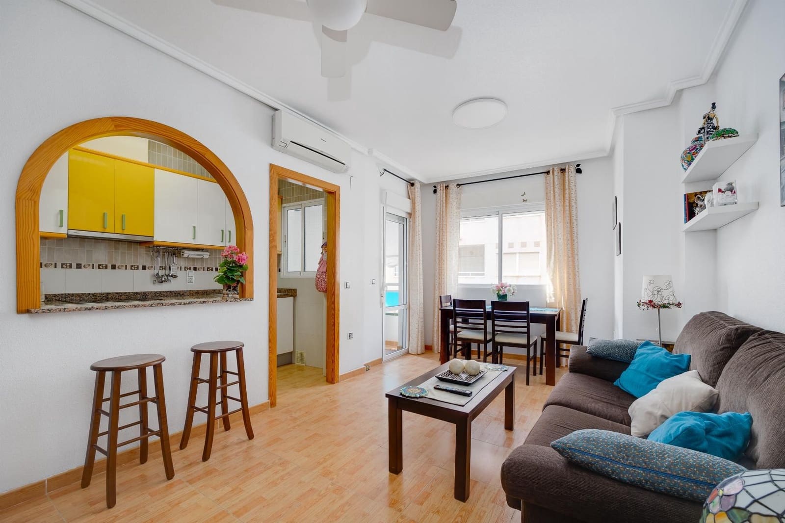 2 slaapkamer Appartement te koop in Torrevieja - € 139.990 (Ref: 10045238)