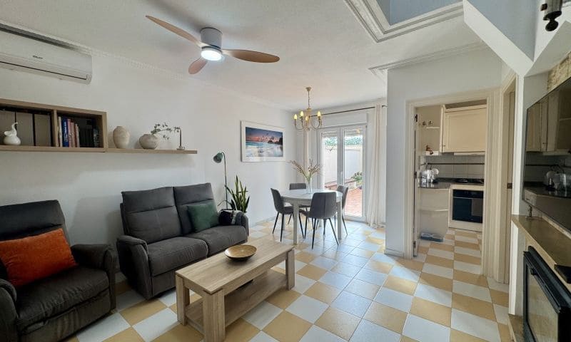 4 makuuhuone Huvila myytävänä paikassa Torrevieja mukana 
autotalli - 398 995 € (Ref: 10047524)