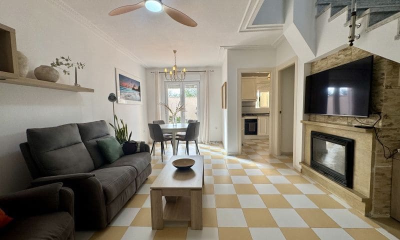4 makuuhuone Huvila myytävänä paikassa Torrevieja mukana 
autotalli - 398 995 € (Ref: 10047524)