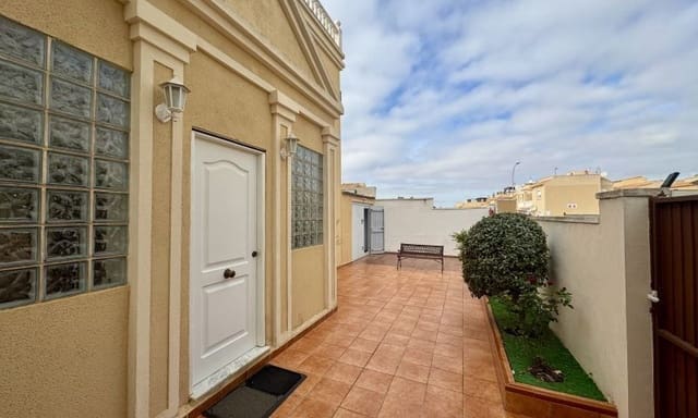 4 makuuhuone Huvila myytävänä paikassa Los Frutales, Torrevieja mukana 
autotalli - 398 995 € (Ref: 10047524)