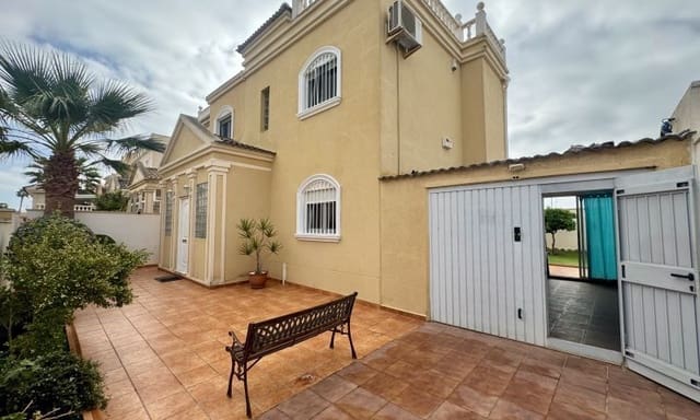 4 makuuhuone Huvila myytävänä paikassa Los Frutales, Torrevieja mukana 
autotalli - 398 995 € (Ref: 10047524)