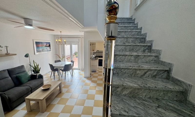 4 makuuhuone Huvila myytävänä paikassa Torrevieja mukana 
autotalli - 398 995 € (Ref: 10047524)