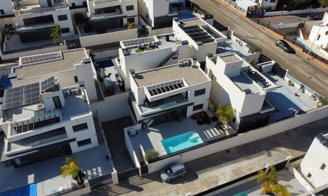 3 Zimmer Villa zu verkaufen in Algorfa mit Pool - 539.000 € (Ref: 10047531)