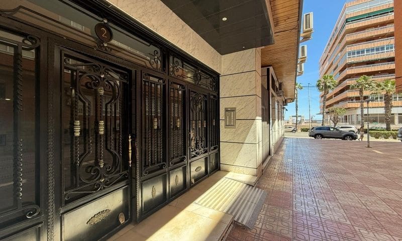 2 Zimmer Apartment zu verkaufen in Torrevieja - 159.995 € (Ref: 10047532)