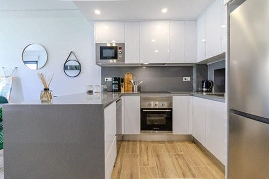 2 Zimmer Apartment zu verkaufen in Filipinas mit Pool - 239.000 € (Ref: 10050355)