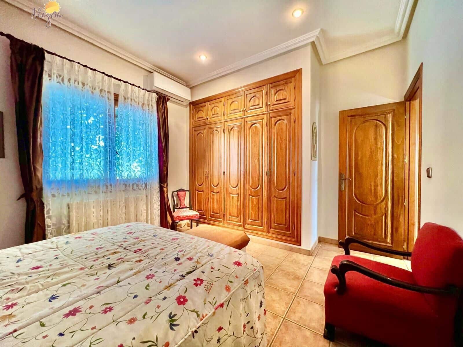 4 Zimmer Villa zu verkaufen in Daya Vieja mit Pool Garage - 850.000 € (Ref: 10051840)