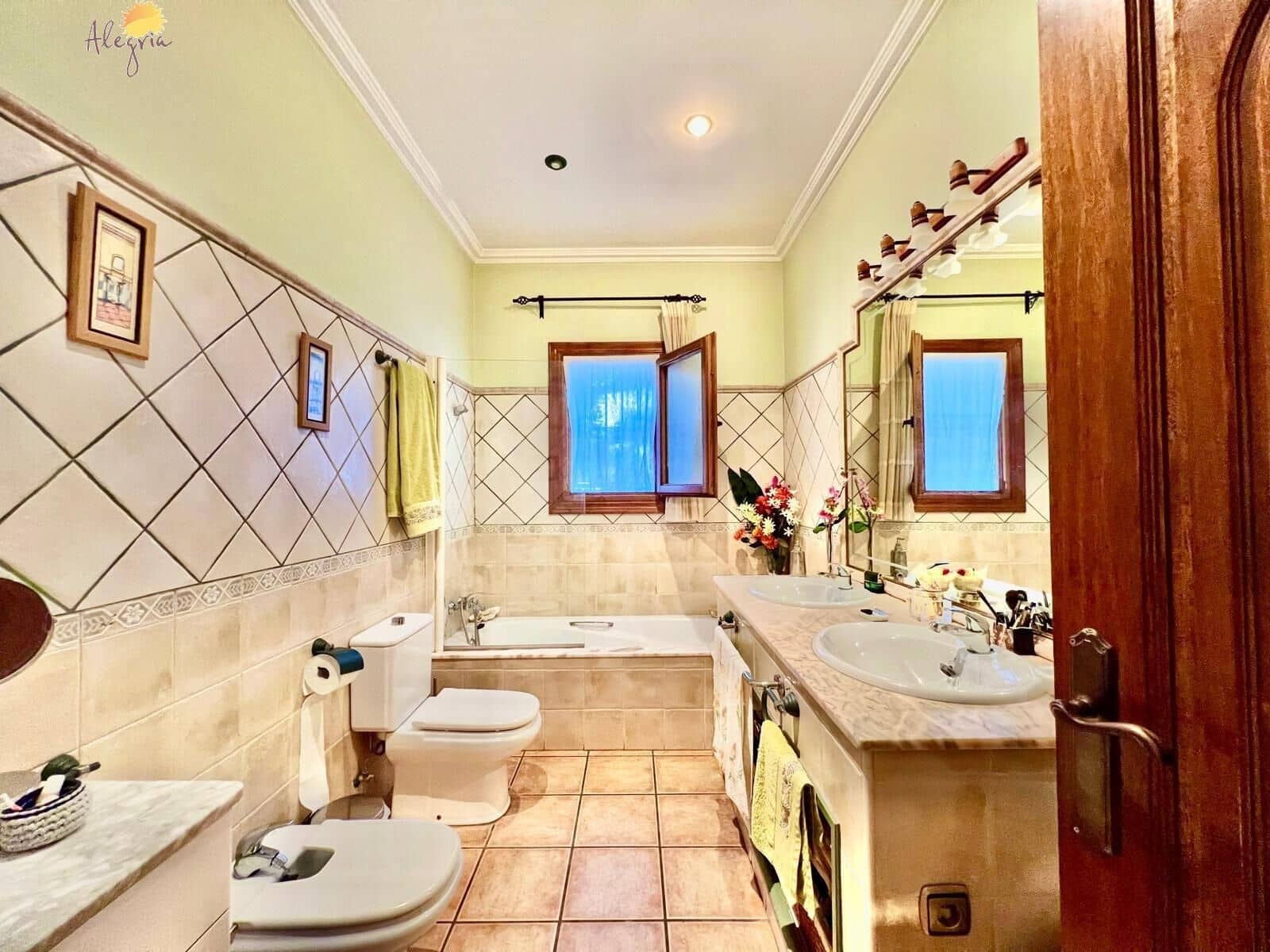 4 Zimmer Villa zu verkaufen in Daya Vieja mit Pool Garage - 850.000 € (Ref: 10051840)