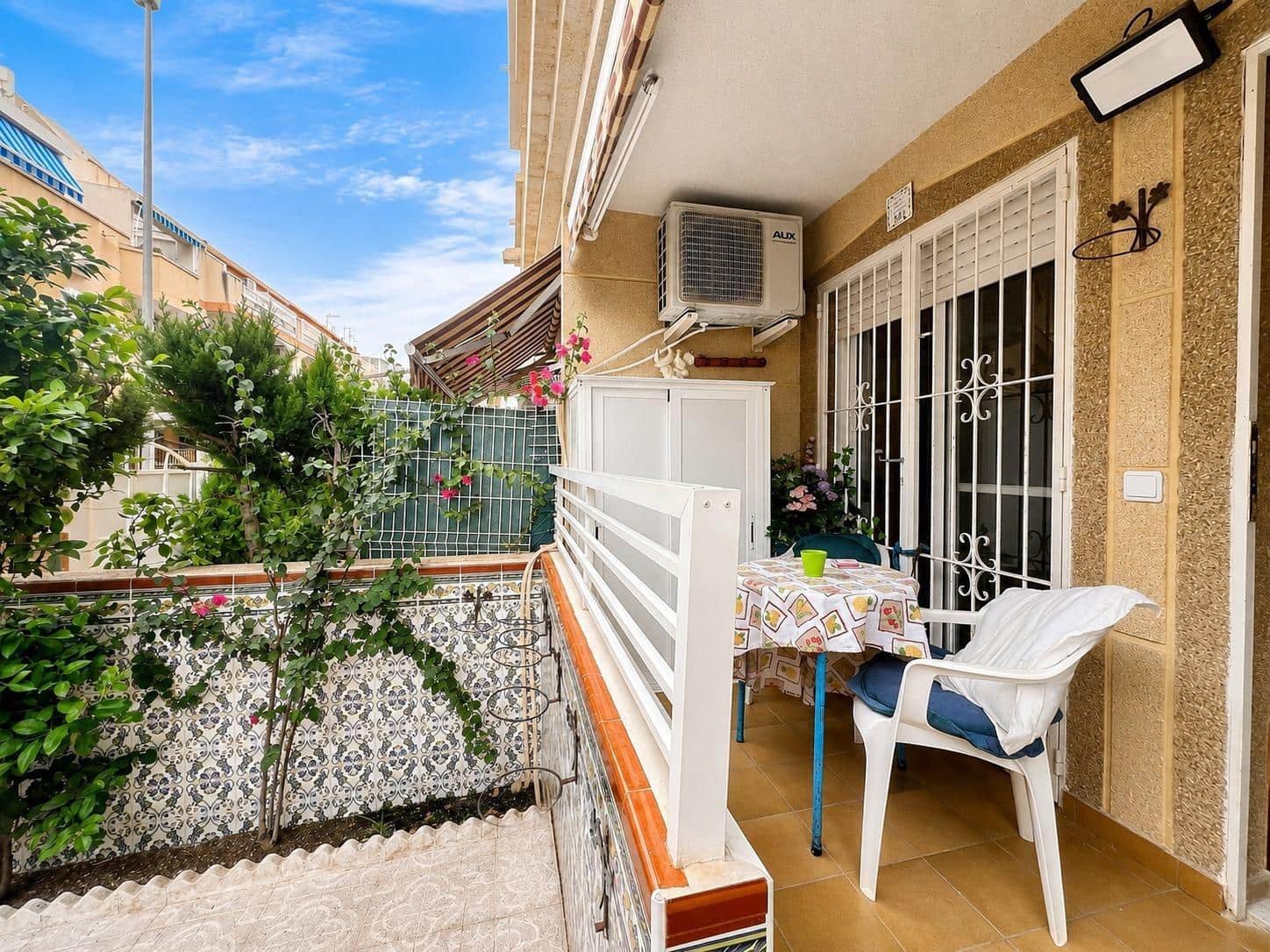 Apartamento de 1 habitación en Torrevieja en venta con piscina - 199.000 € (Ref: 10051844)