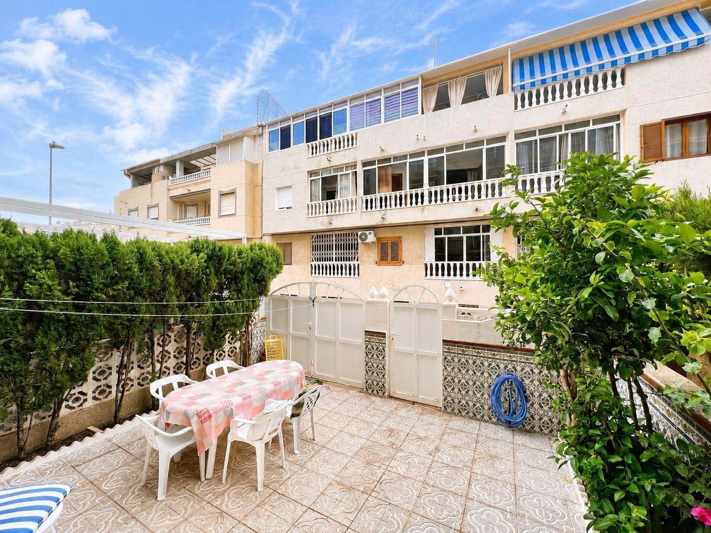Apartamento de 1 habitación en Torrevieja en venta con piscina - 199.000 € (Ref: 10051844)