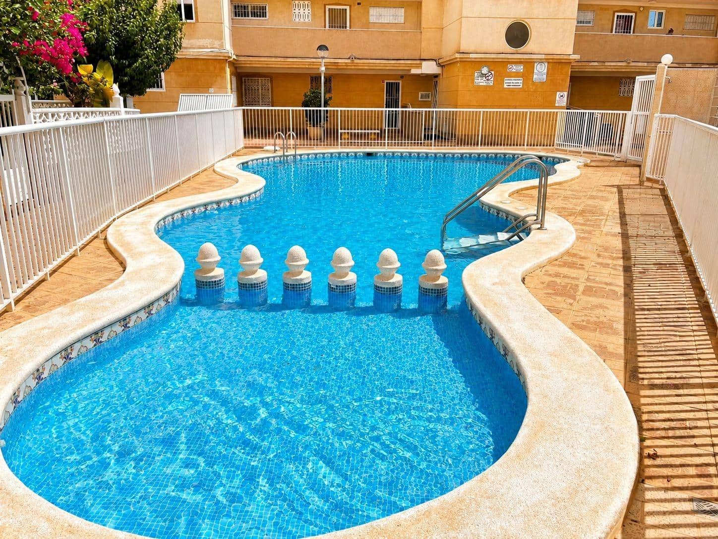 Apartamento de 1 habitación en Torrevieja en venta con piscina - 199.000 € (Ref: 10051844)