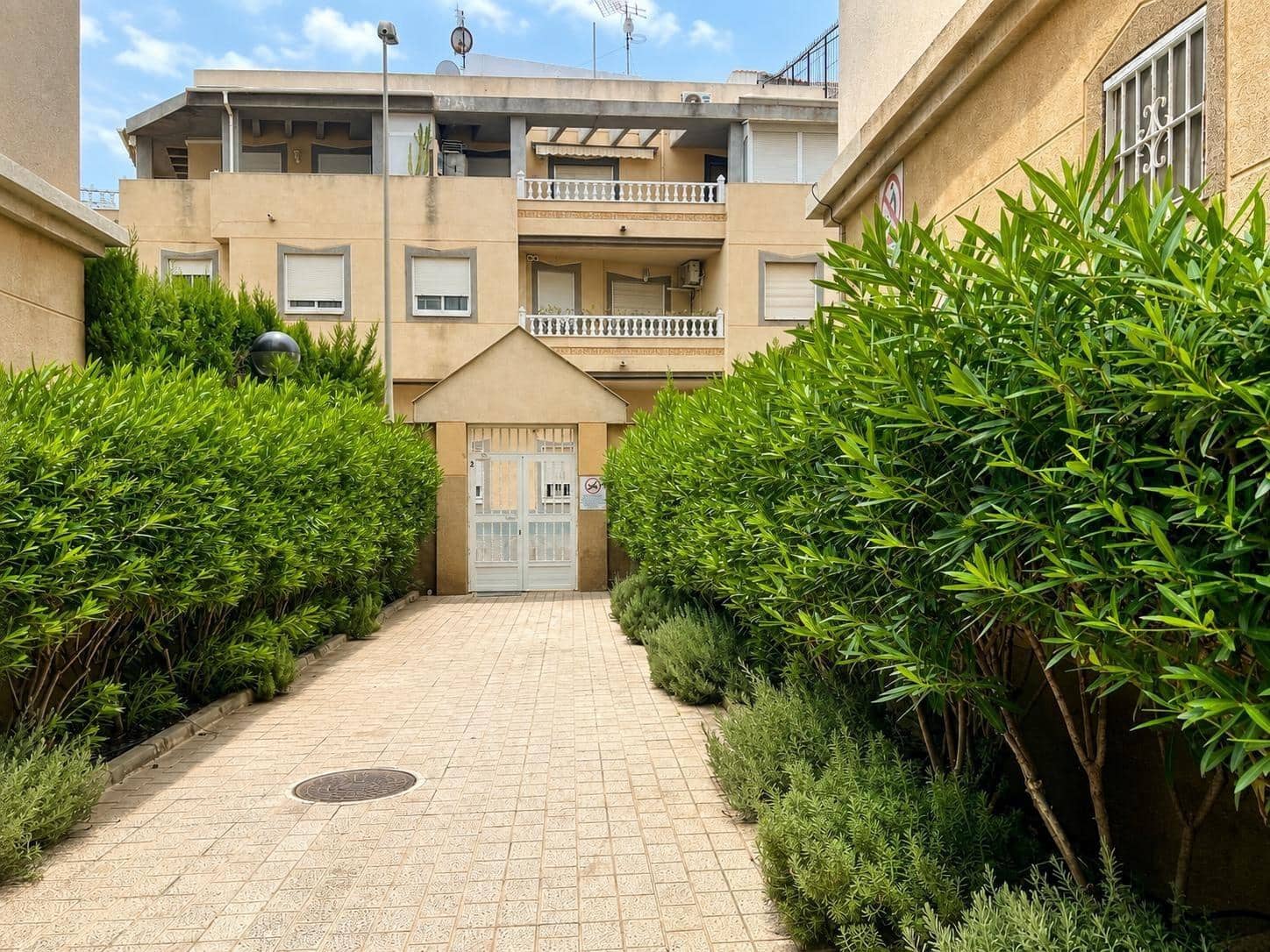 Apartamento de 1 habitación en Torrevieja en venta con piscina - 199.000 € (Ref: 10051844)