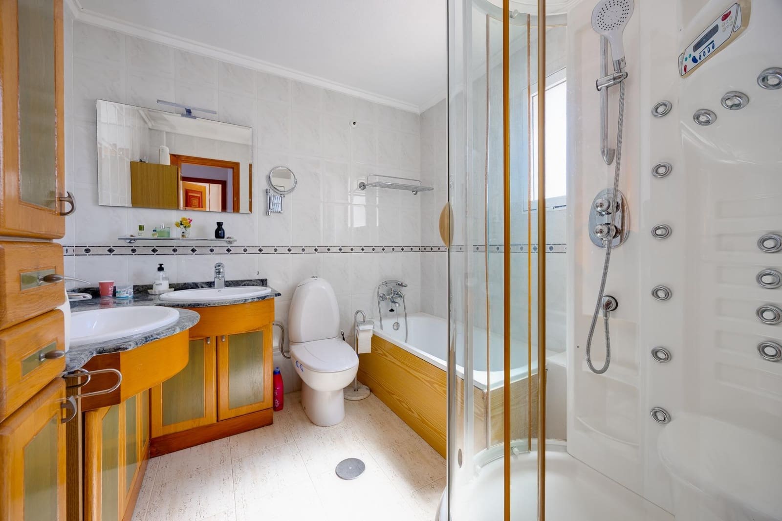 4 Zimmer Villa zu verkaufen in Torrevieja mit Pool Garage - 359.900 € (Ref: 10064878)