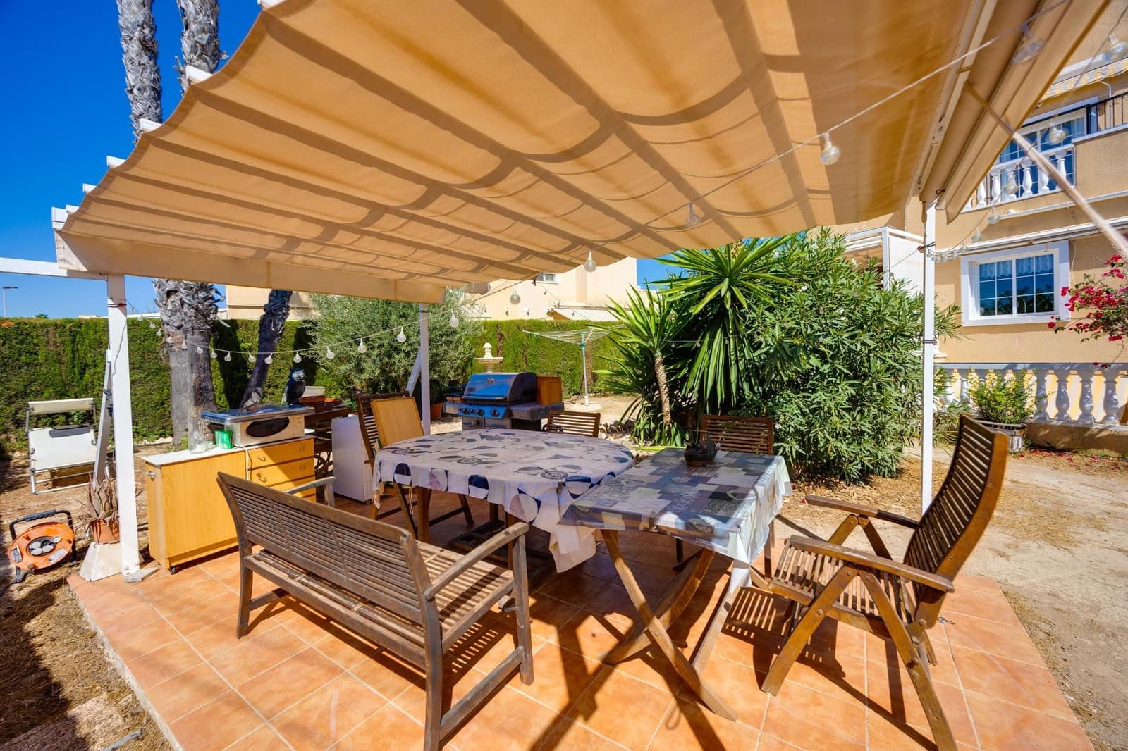 4 Zimmer Villa zu verkaufen in Torrevieja mit Pool Garage - 359.900 € (Ref: 10064878)