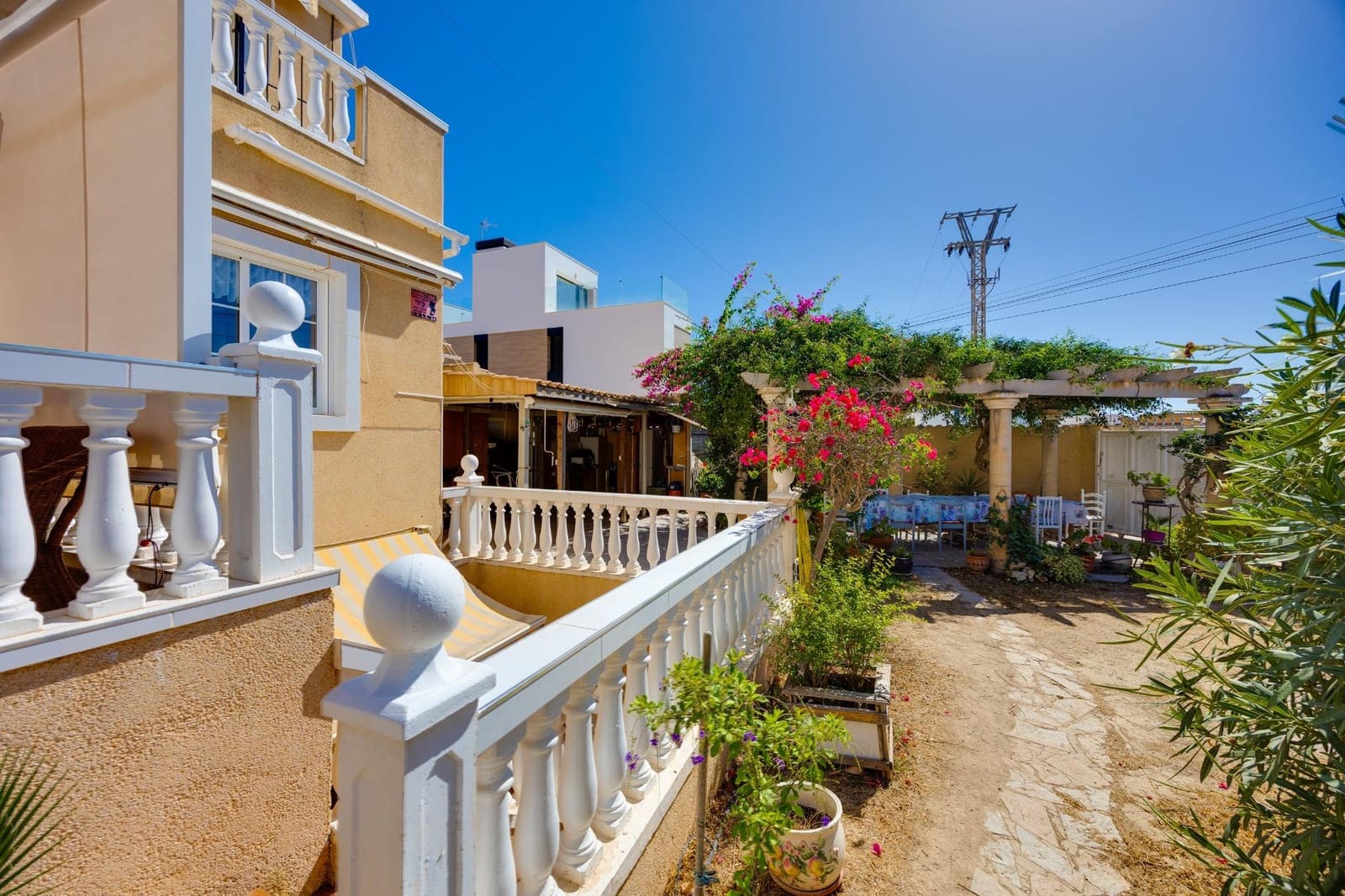 4 Zimmer Villa zu verkaufen in Torrevieja mit Pool Garage - 359.900 € (Ref: 10064878)