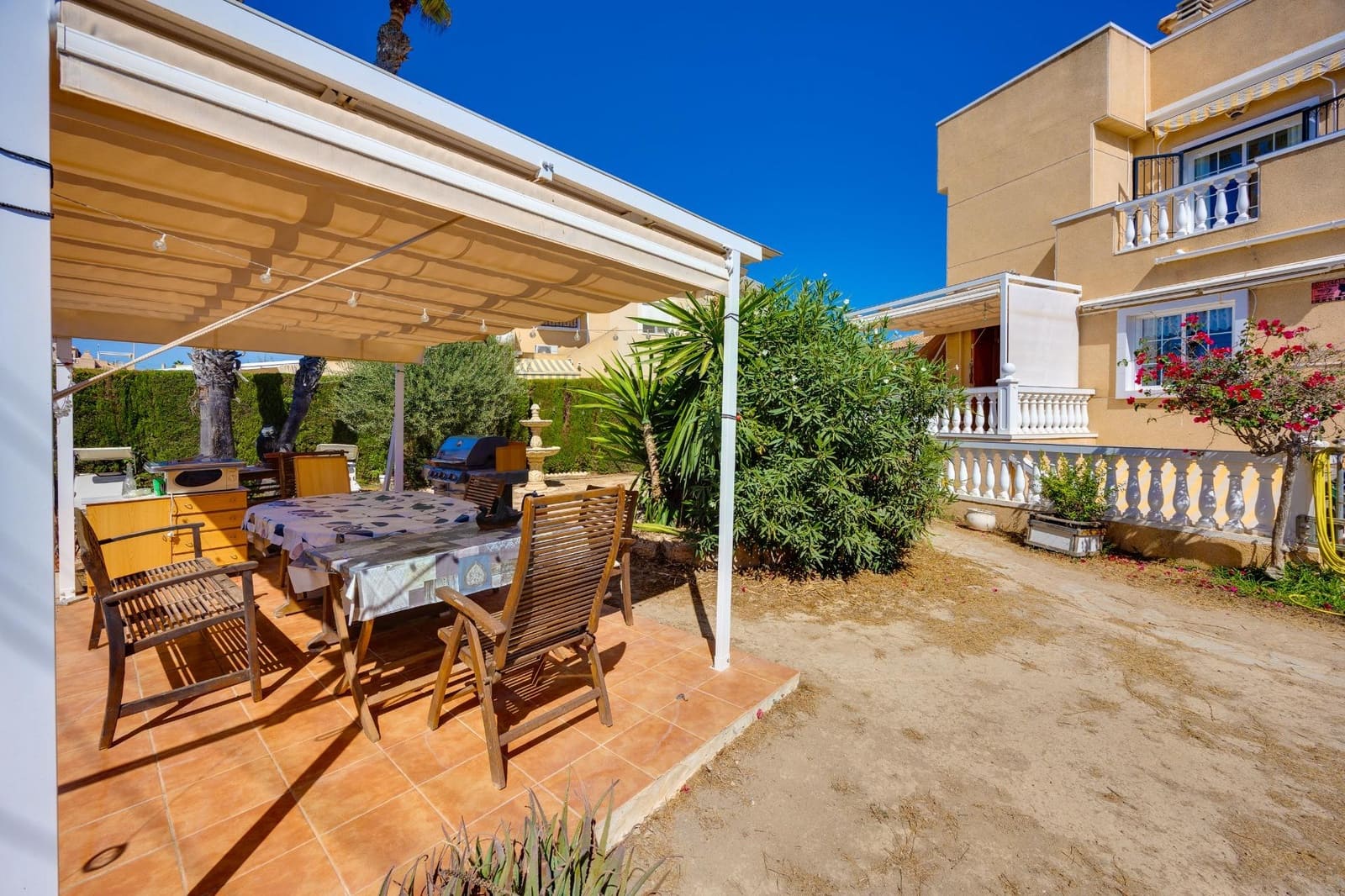 4 Zimmer Villa zu verkaufen in Torrevieja mit Pool Garage - 359.900 € (Ref: 10064878)