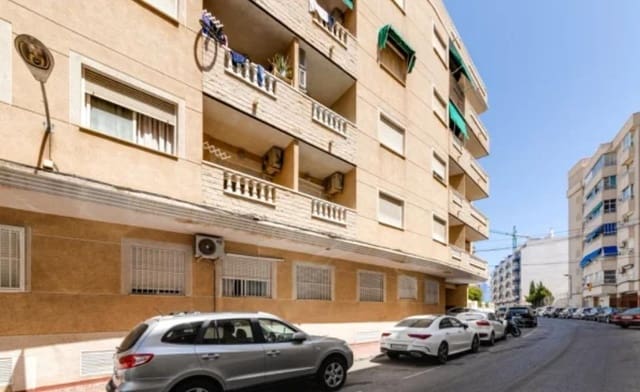 Apartamento de 2 habitaciones en Playa de los Locos, Torrevieja en venta con piscina garaje - 140.000 € (Ref: 10081138)