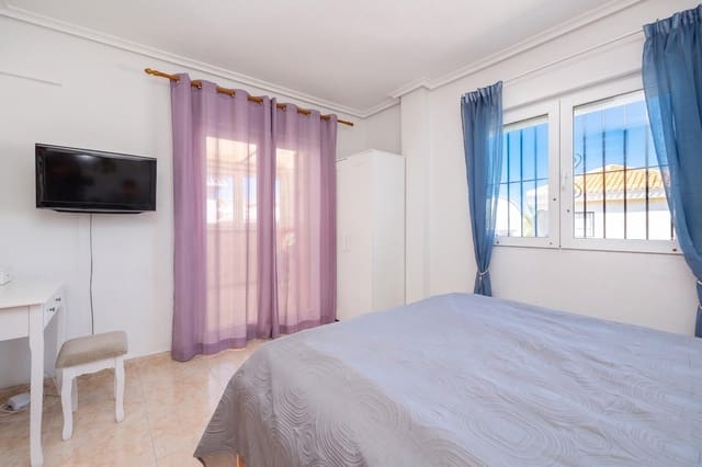 3 slaapkamer Villa te koop in Playa Flamenca, Orihuela met zwembad - € 389.000 (Ref: 10081139)