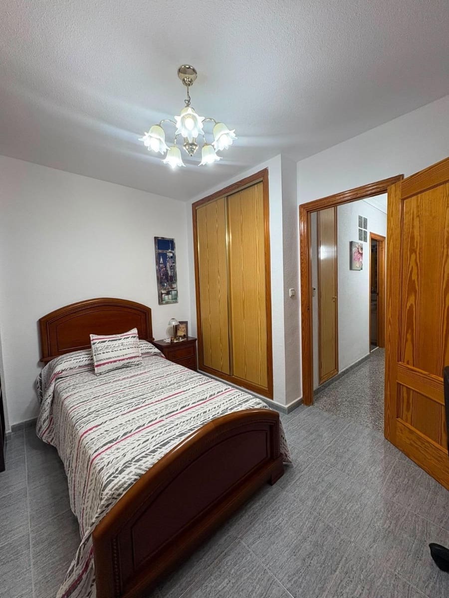 Adosado de 3 habitaciones en Playa Flamenca en venta - 200.000 € (Ref: 10089632)