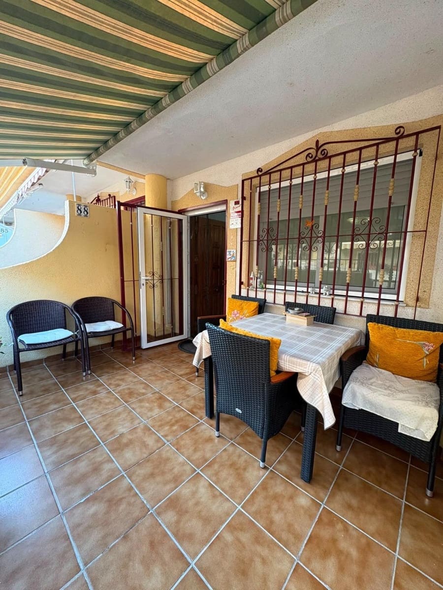 Adosado de 3 habitaciones en Playa Flamenca en venta - 200.000 € (Ref: 10089632)