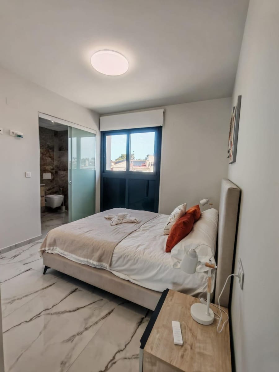 2 sypialnia Bungalow na sprzedaż w Ciudad Quesada z basenem garażem - 322 000 € (Ref: 10091218)