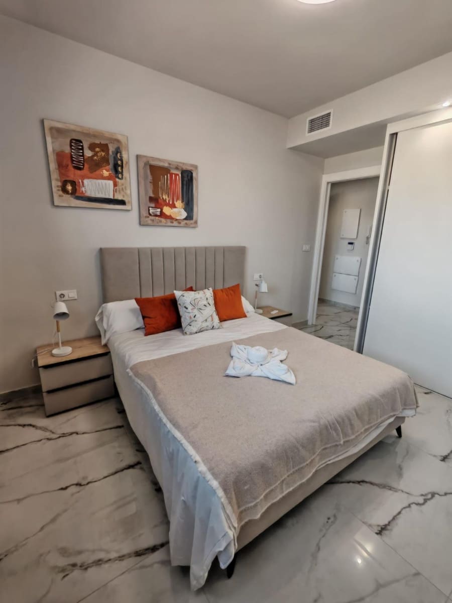 2 sypialnia Bungalow na sprzedaż w Ciudad Quesada z basenem garażem - 322 000 € (Ref: 10091218)