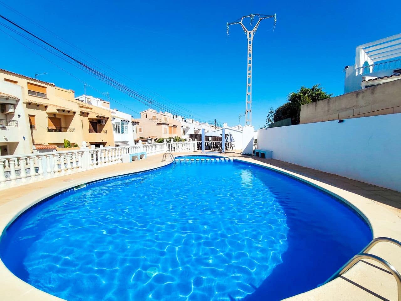3 sovrum Radhus till salu i Torrevieja med pool - 269 995 € (Ref: 10102550)