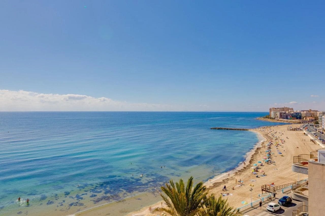 3 quarto Penthouse para venda em Torrevieja com piscina - 329 000 € (Ref: 10109919)