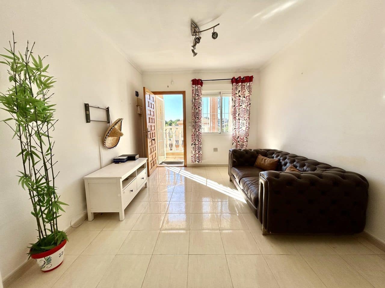 2 soveværelse Lejlighed til salg i Orihuela Costa med swimmingpool - € 135.000 (Ref: 10110998)