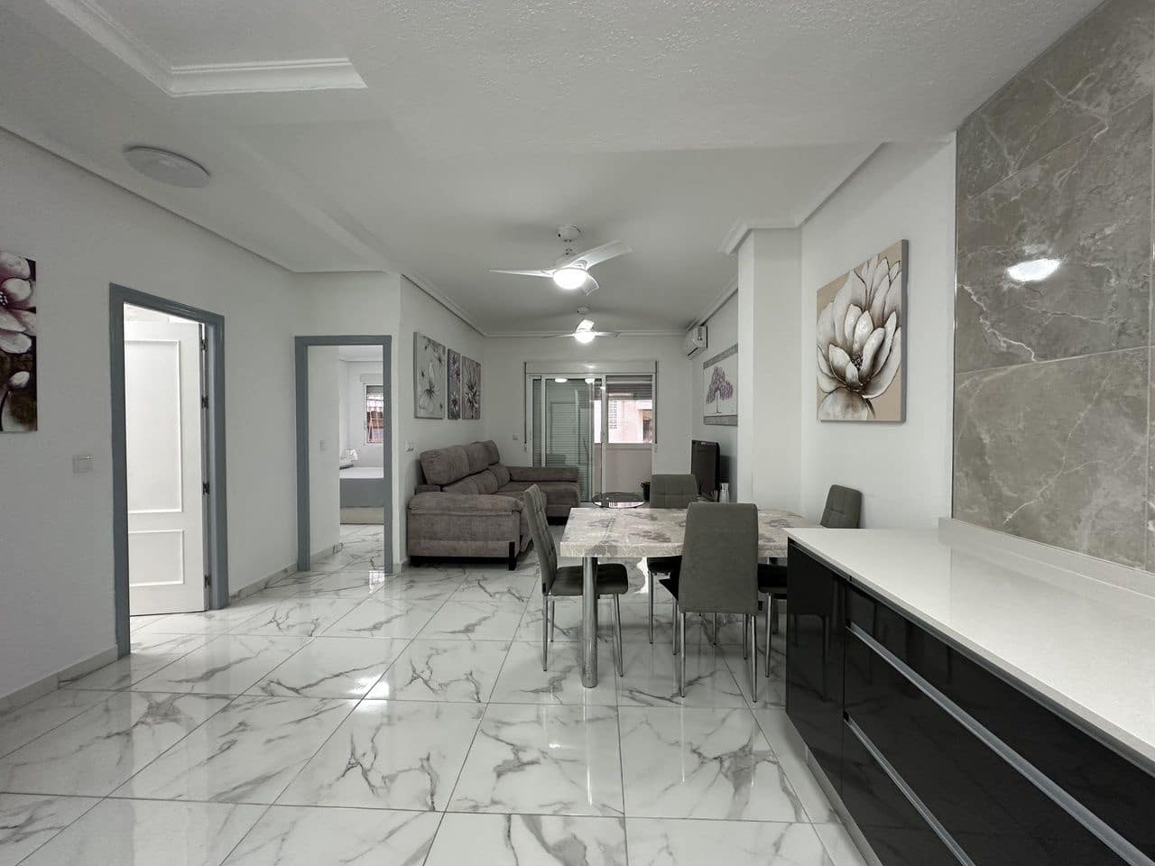 Apartamento de 2 habitaciones en Torrevieja en venta - 184.950 € (Ref: 10111803)