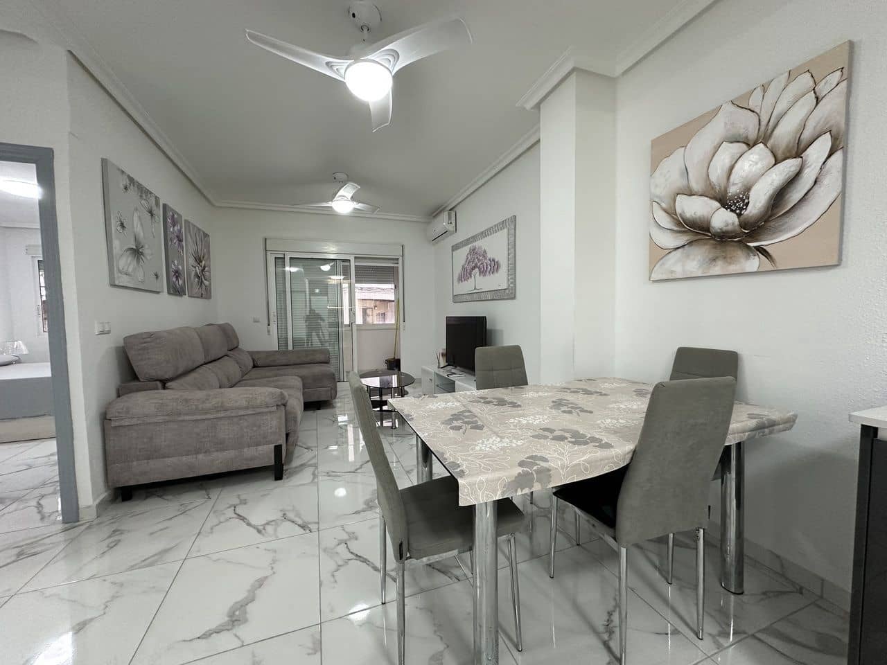 Apartamento de 2 habitaciones en Torrevieja en venta - 184.950 € (Ref: 10111803)