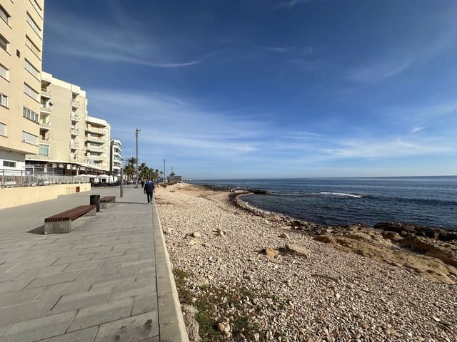 Apartamento de 2 habitaciones en Centro, Torrevieja en venta - 184.950 € (Ref: 10111803)