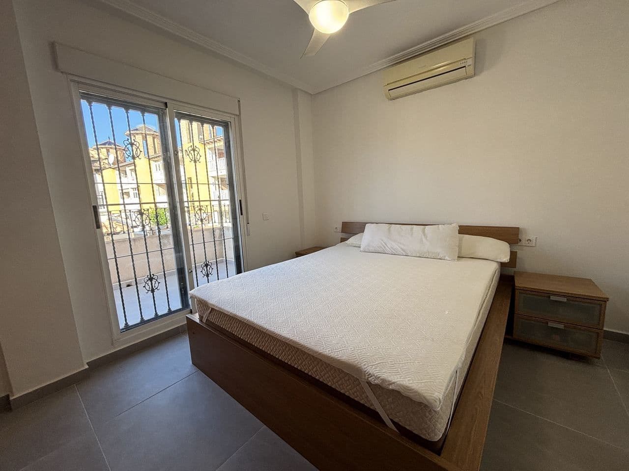 3 Zimmer Reihenhaus zu verkaufen in La Zenia mit Pool - 285.000 € (Ref: 10111806)