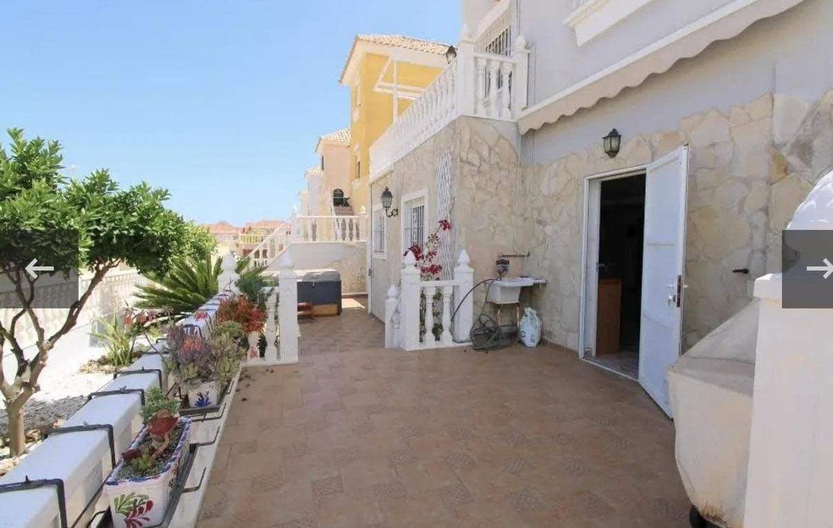 3 bedroom Villa for rent in Filipinas with pool - € 1,500 (Ref: 10120152)