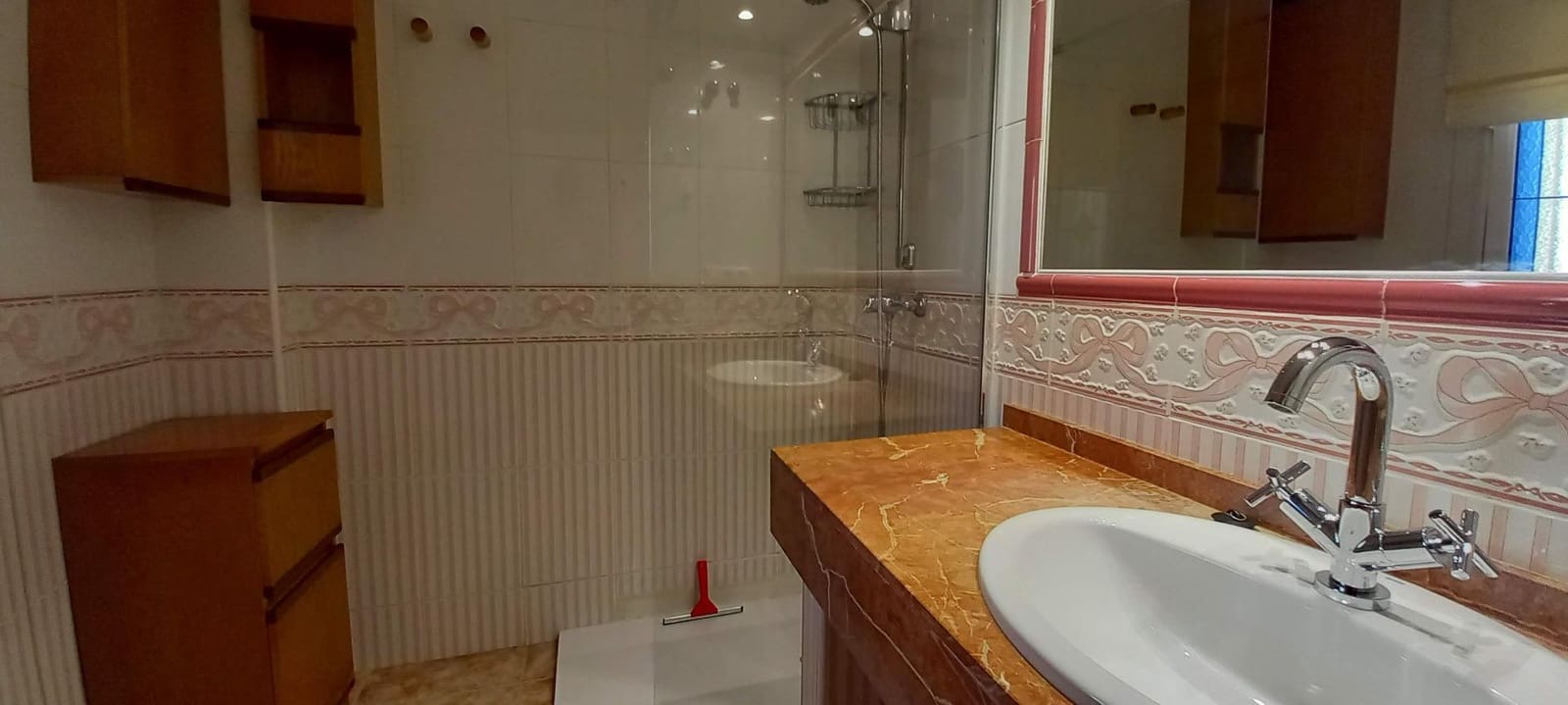 3 bedroom Villa for rent in Filipinas with pool - € 1,500 (Ref: 10120152)