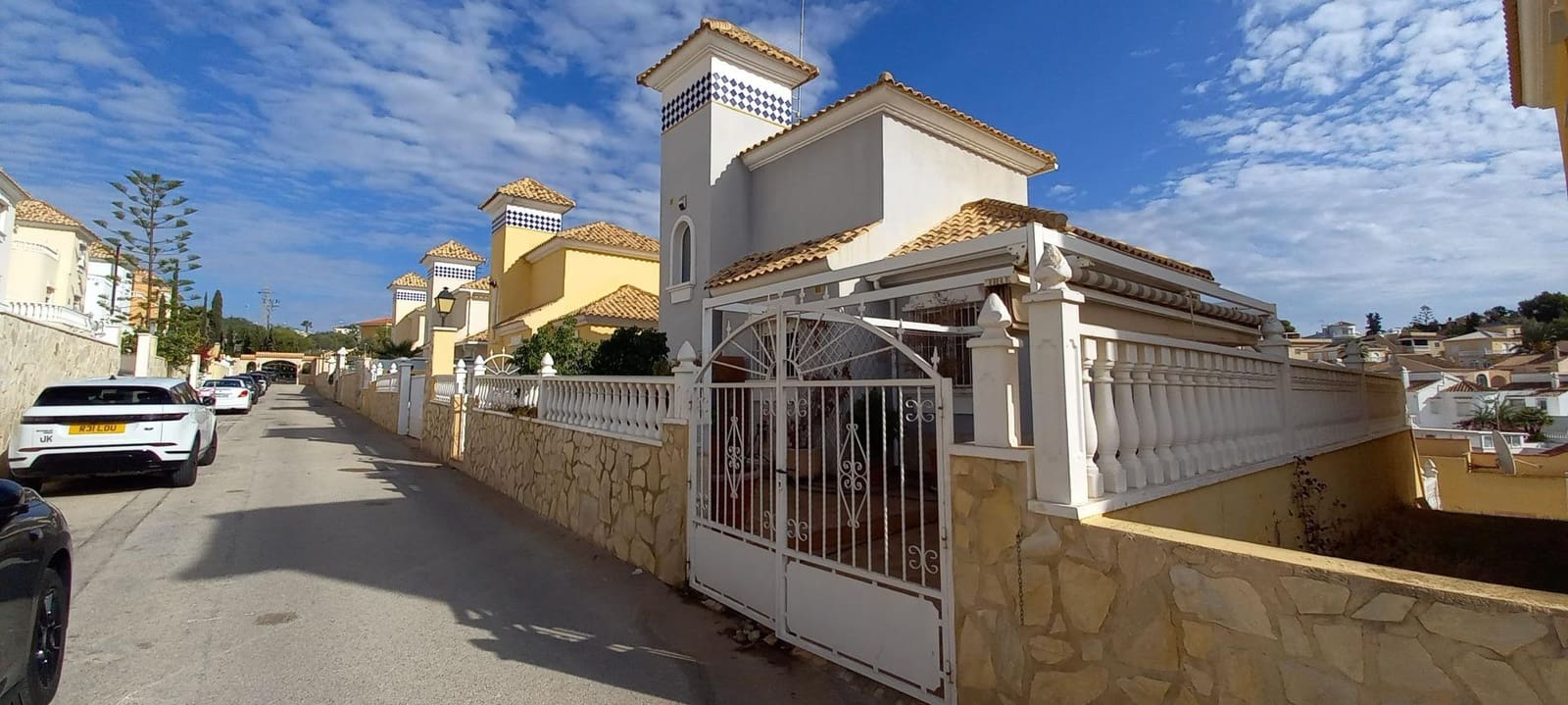 3 bedroom Villa for rent in Filipinas with pool - € 1,500 (Ref: 10120152)