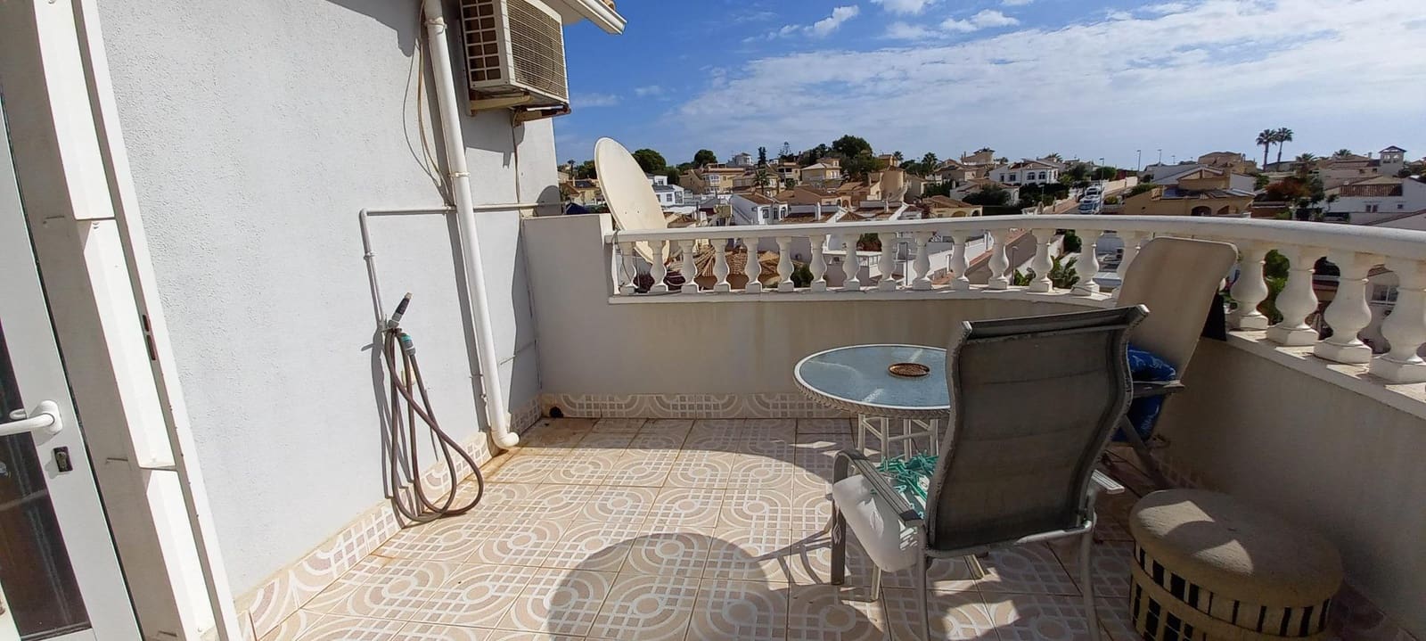 3 bedroom Villa for rent in Filipinas with pool - € 1,500 (Ref: 10120152)