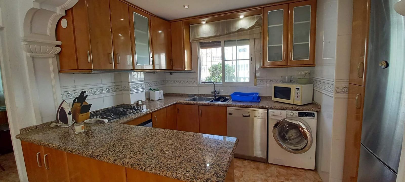 3 bedroom Villa for rent in Filipinas with pool - € 1,500 (Ref: 10120152)