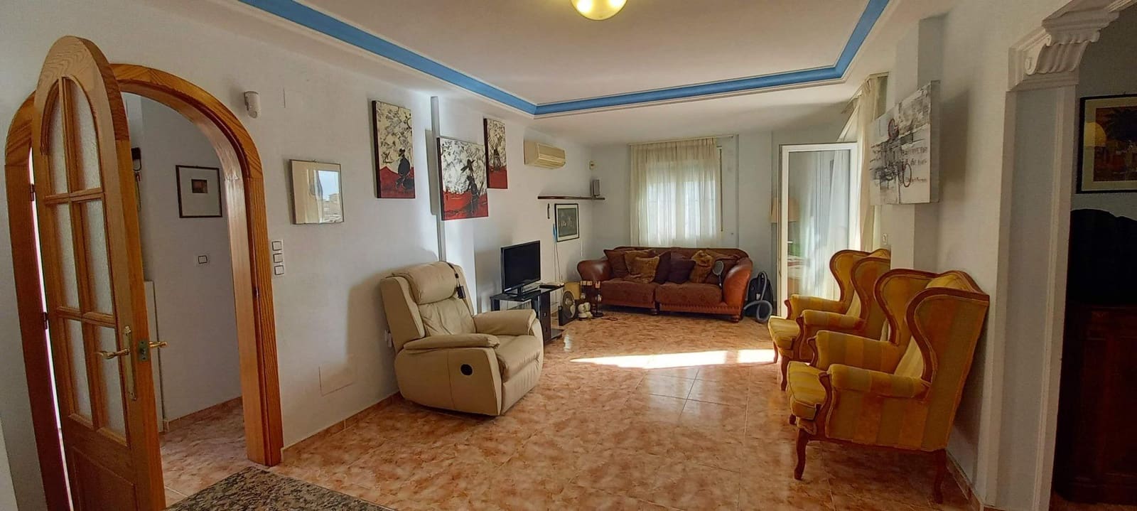 3 bedroom Villa for rent in Filipinas with pool - € 1,500 (Ref: 10120152)