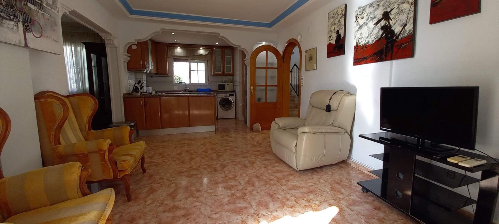 3 bedroom Villa for rent in Filipinas with pool - € 1,500 (Ref: 10120152)
