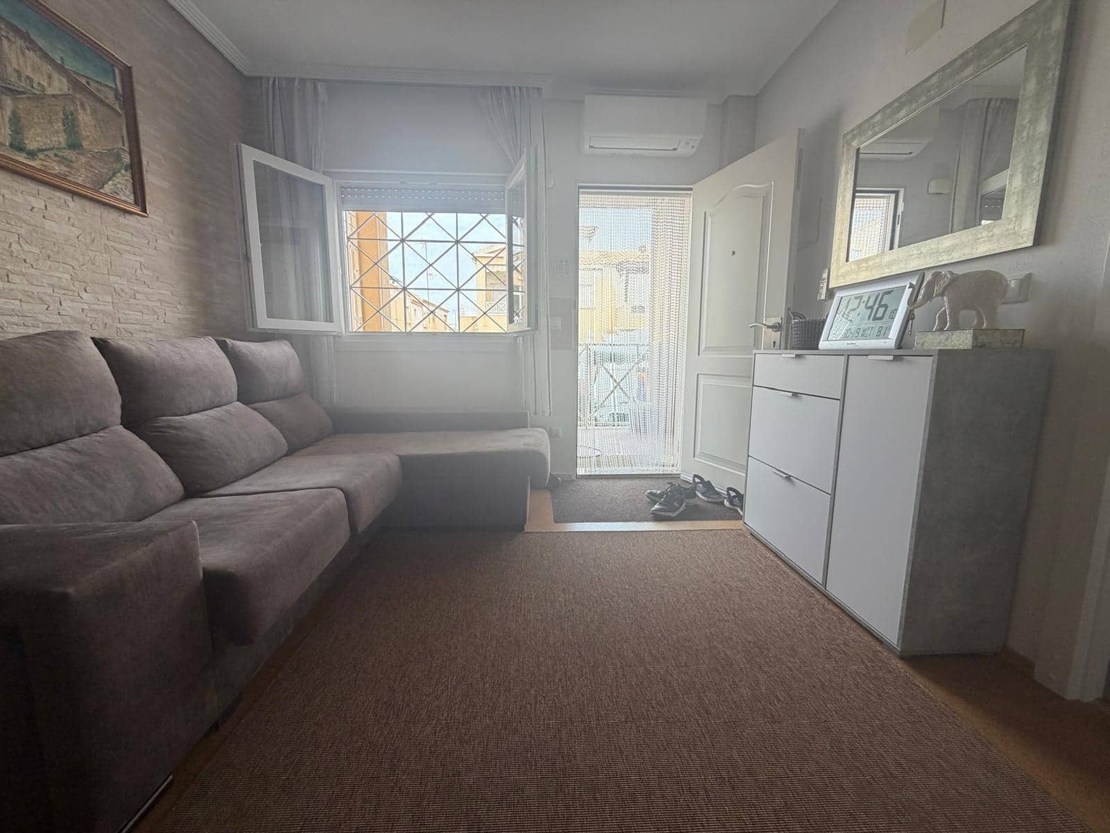 Bungalow de 2 habitaciones en Torrevieja en venta con piscina garaje - 175.000 € (Ref: 10133397)