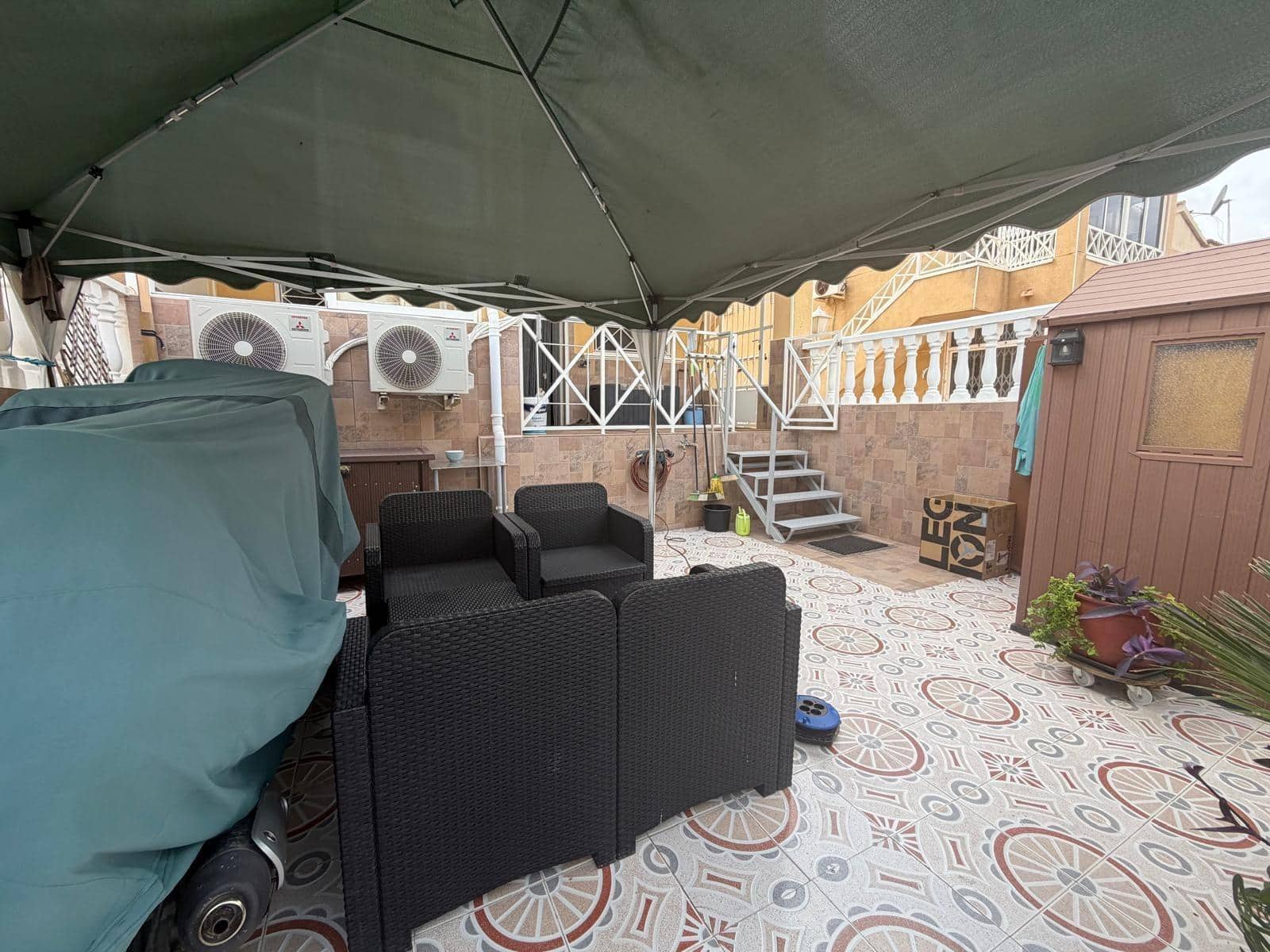 Bungalow de 2 habitaciones en Torrevieja en venta con piscina garaje - 175.000 € (Ref: 10133397)