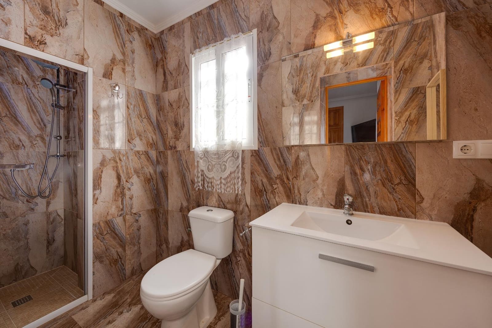 Chalet de 2 habitaciones en La Marquesa en venta con piscina garaje - 277.000 € (Ref: 10148951)