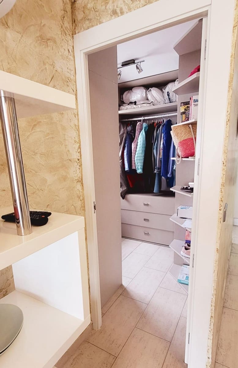 2 makuuhuone Huoneisto myytävänä paikassa Torrevieja - 145 000 € (Ref: 8140559)