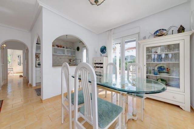 3 slaapkamer Villa te koop in La Zenia, Orihuela met zwembad - € 510.000 (Ref: 8167277)