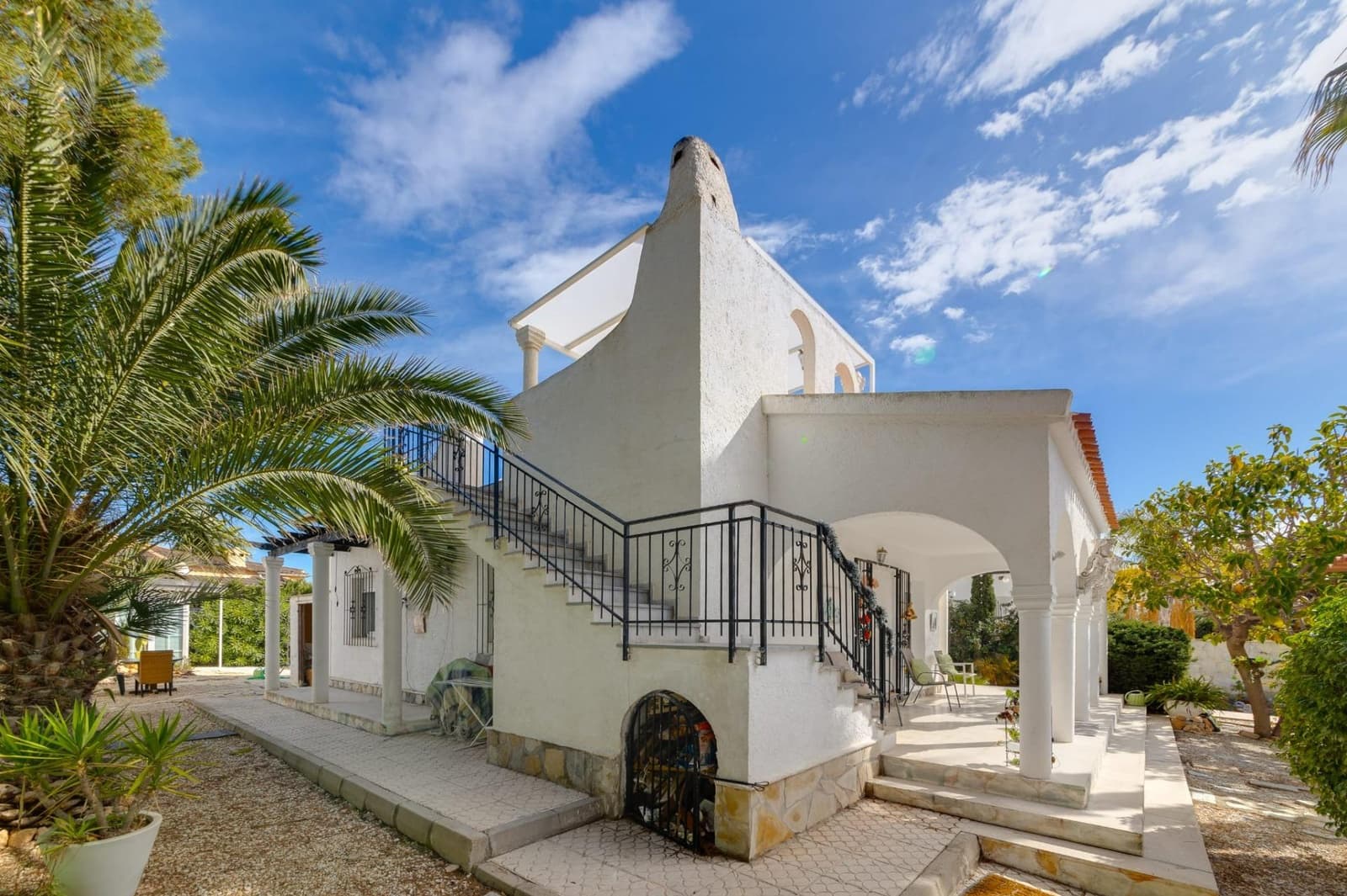 3 bedroom Villa for sale in La Zenia with pool - € 510,000 (Ref: 8167277)