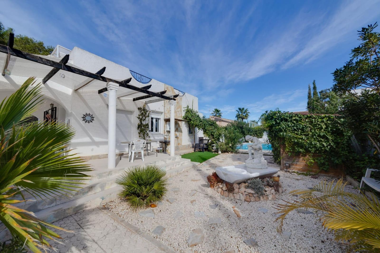 3 bedroom Villa for sale in La Zenia with pool - € 510,000 (Ref: 8167277)