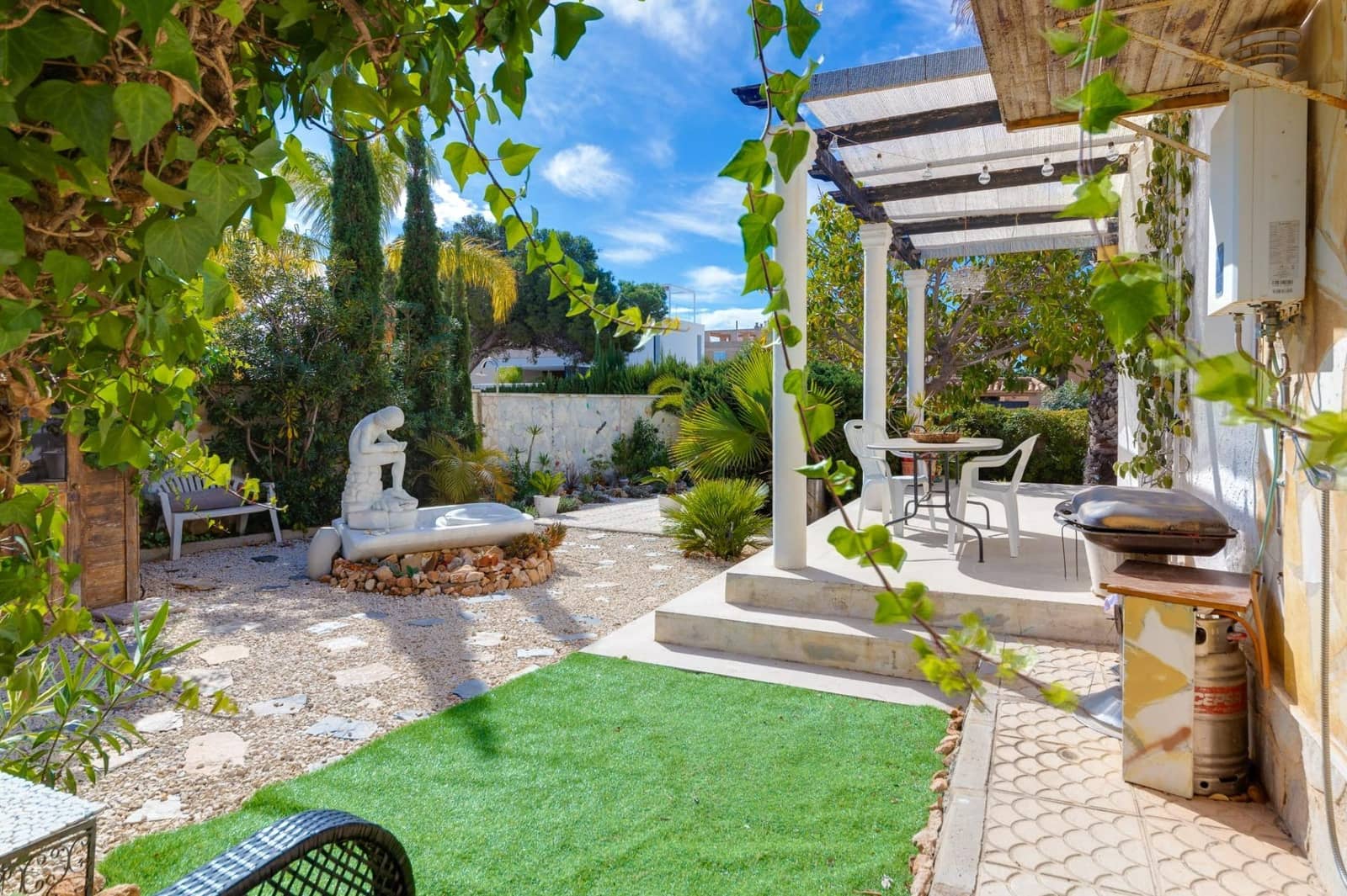 3 bedroom Villa for sale in La Zenia with pool - € 510,000 (Ref: 8167277)