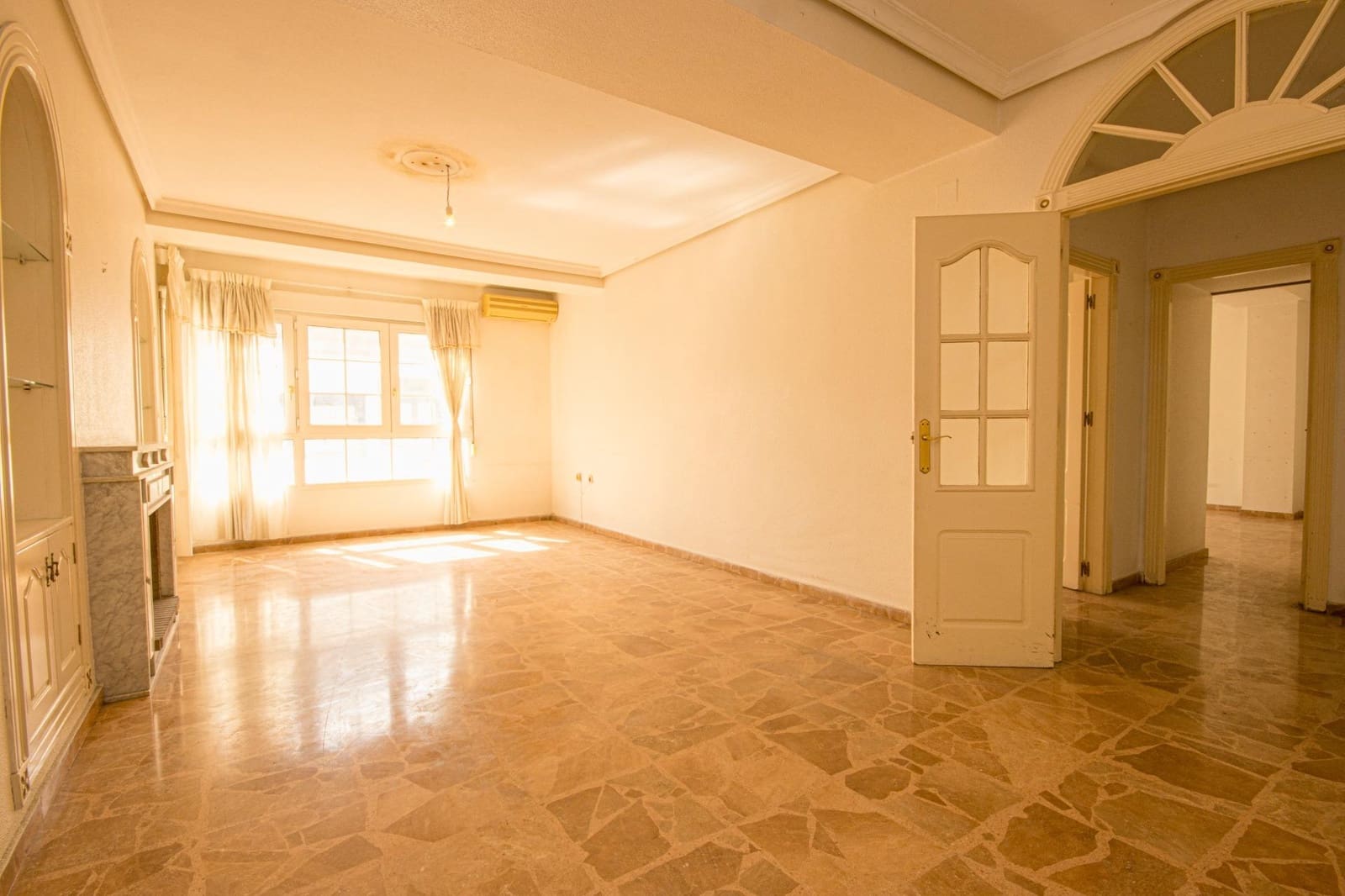 5 bedroom Apartment for sale in Torrevieja - € 299,000 (Ref: 8167279)