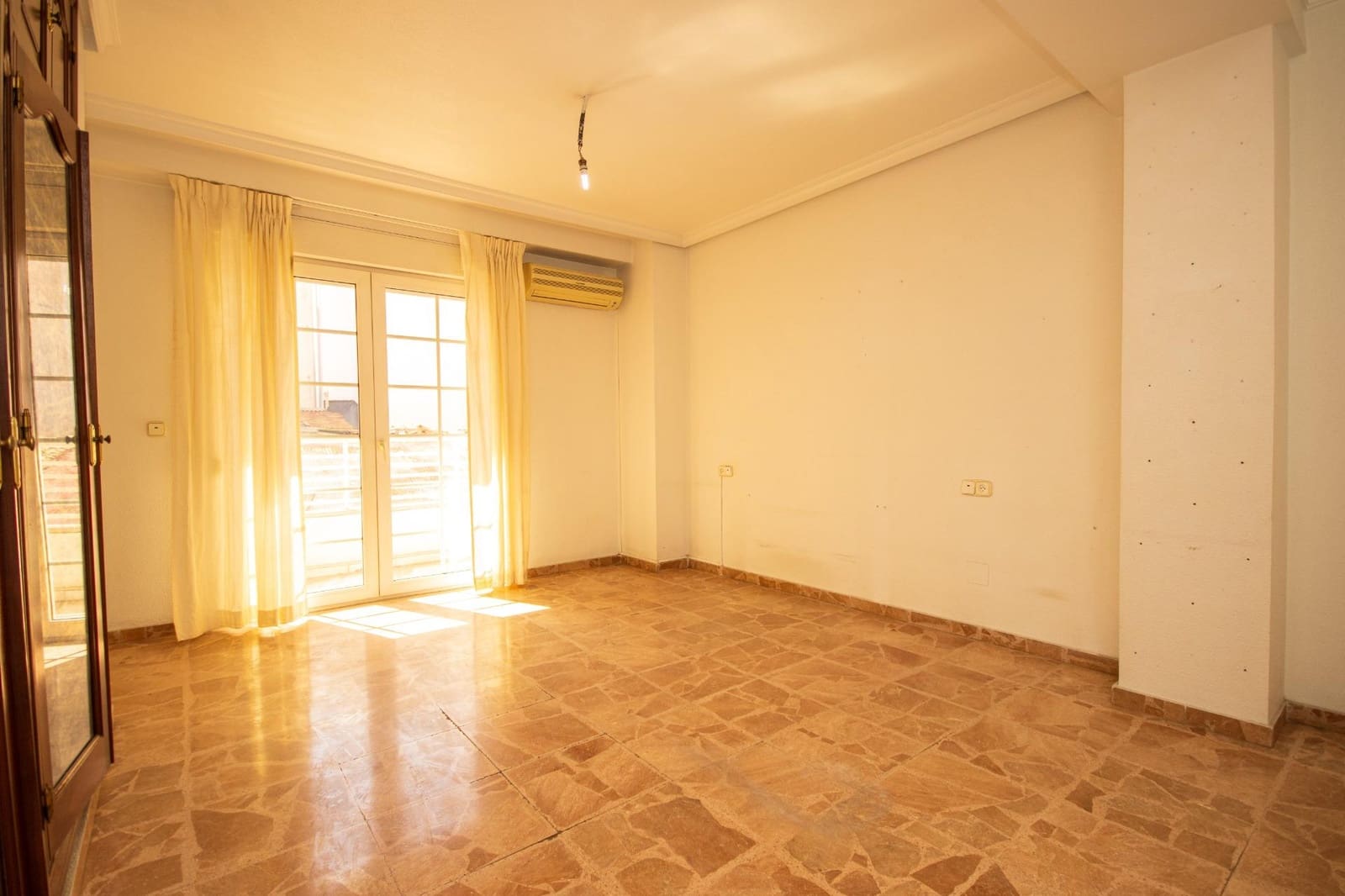 5 bedroom Apartment for sale in Torrevieja - € 299,000 (Ref: 8167279)