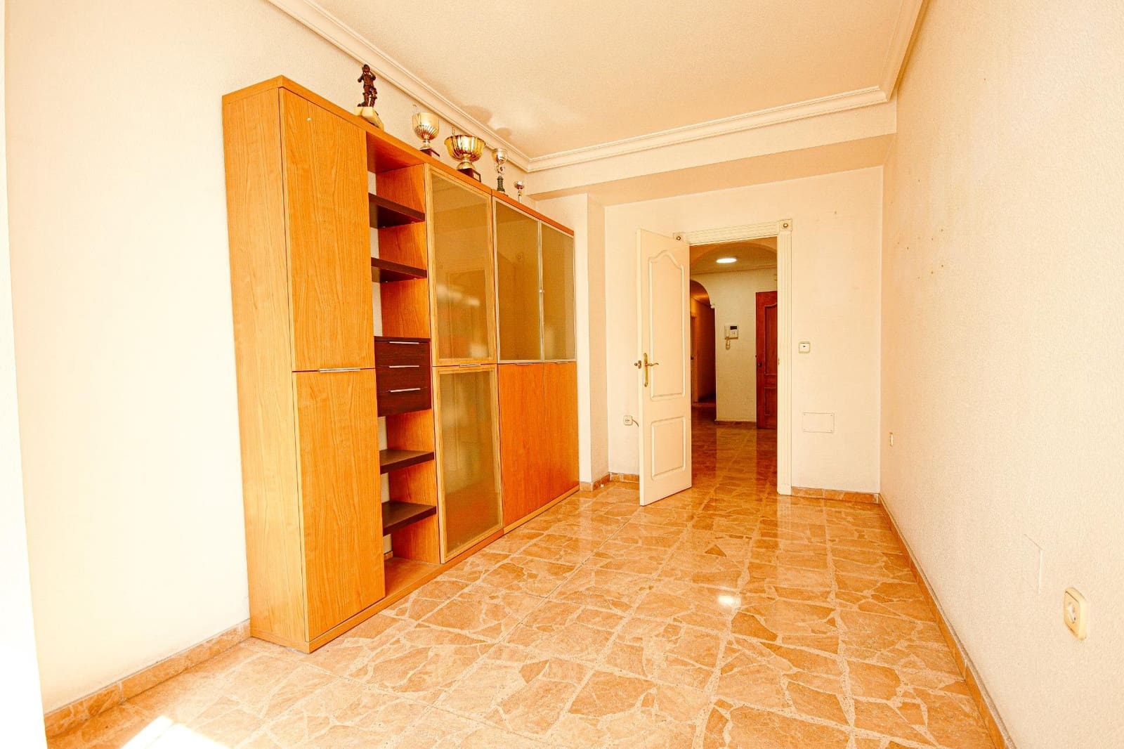 5 bedroom Apartment for sale in Torrevieja - € 299,000 (Ref: 8167279)